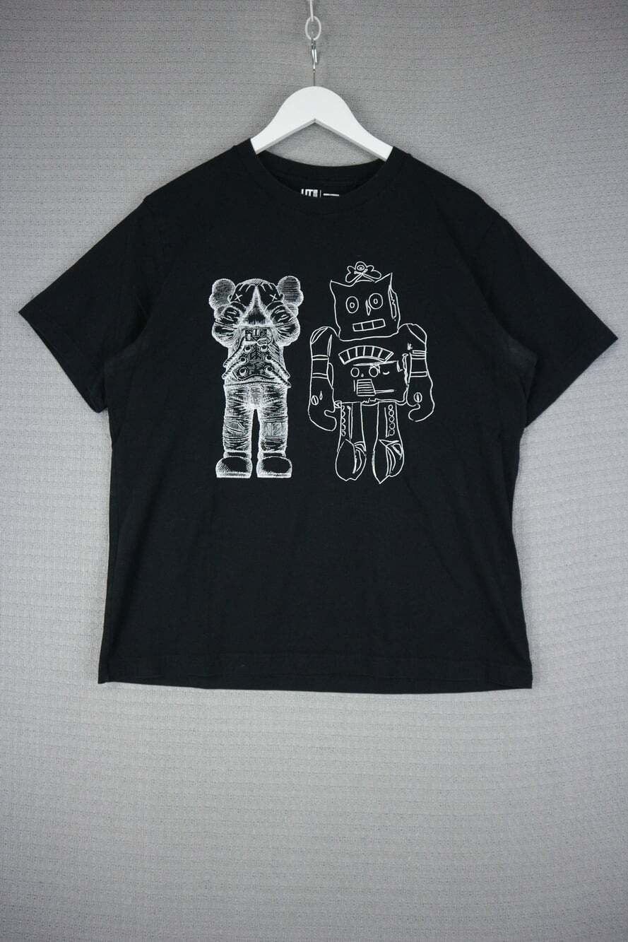 Uniqlo UT Kaws Black Graphic Tee Size Medium Short Sleeve Cotton